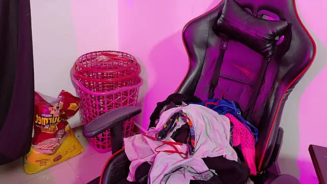 Rihanna_hotx Adlı Modelin Canlı XXX Sohbeti