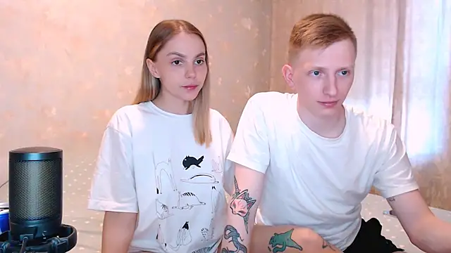 XXX chat uživo modela juliaanddima