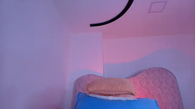 naomi_kyse XXX чат на живо