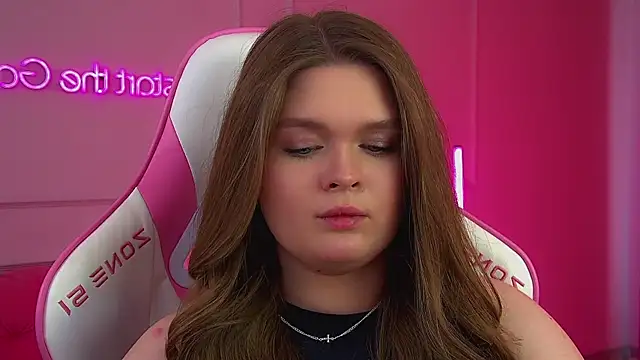 CrystalLyons Adlı Modelin Canlı XXX Sohbeti