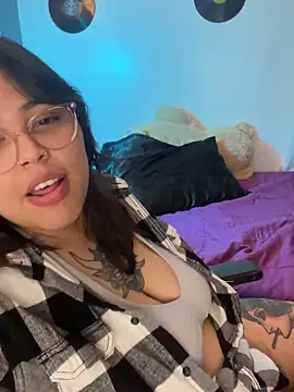 miacanela_xo élő XXX-chatje