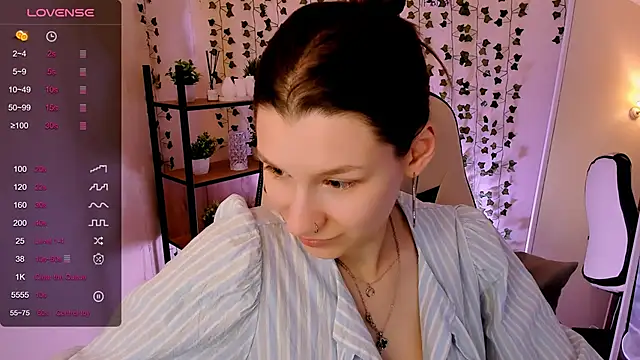 LinaBlossom_ élő XXX-chatje