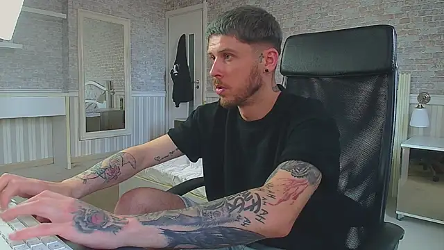 JonahShaw Live XXX-Chat