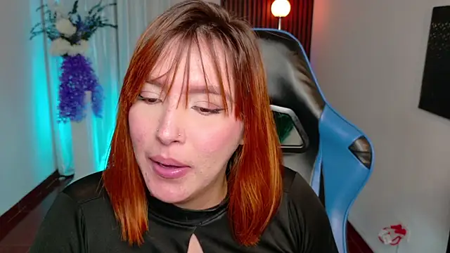 karla_hill_28's Live XXX Chat