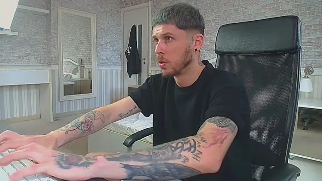 JonahShaw – Naživo XXX chat
