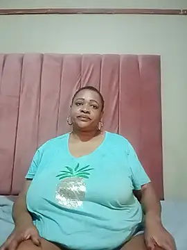 BUSTYQUEEN56_'s Live XXX Chat