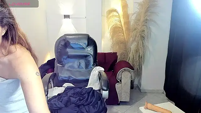 צ'אט XXX בשידור חי של Milf_karlye