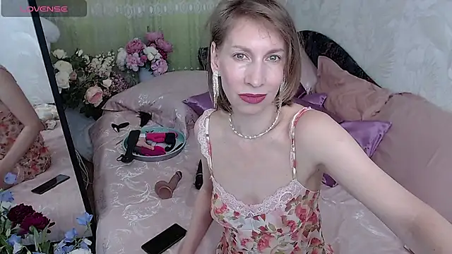 AdrianaSea Adlı Modelin Canlı XXX Sohbeti