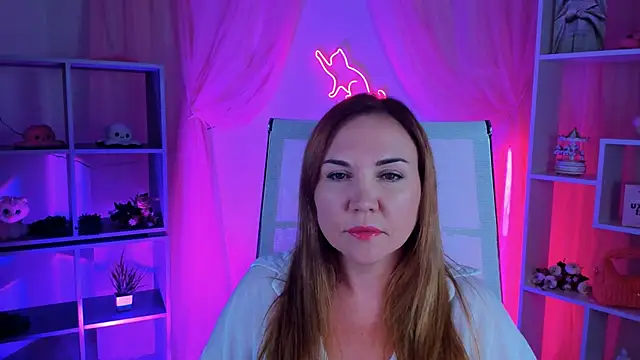 AylaTallow Adlı Modelin Canlı XXX Sohbeti