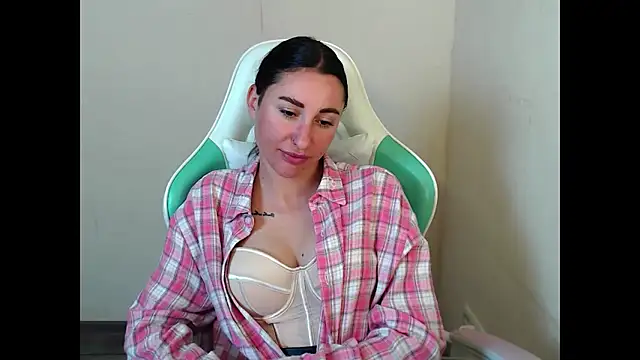 Cammil1a_horn Adlı Modelin Canlı XXX Sohbeti