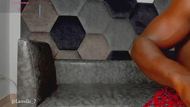 Latrellx7: онлайн-секс-чат
