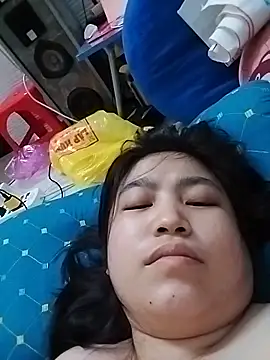 Minn-cute Adlı Modelin Canlı XXX Sohbeti