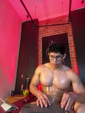 GrayAndrews' Live XXX Chat