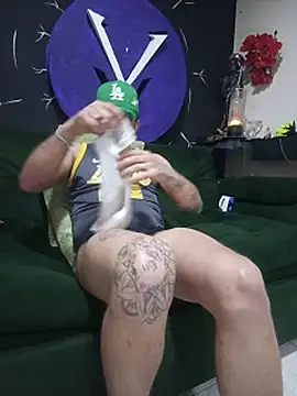 Valentino_dominusSexx: онлайн-секс-чат