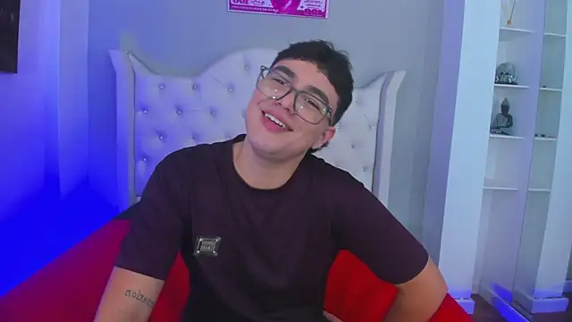 Chat +18 de Thiago_Monaco ao vivo
