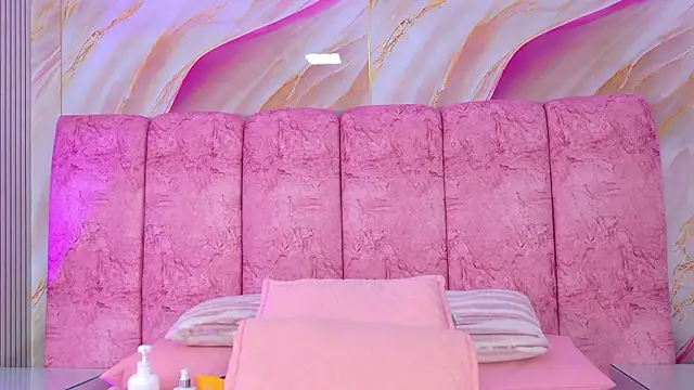 emmacurvy élő XXX-chatje