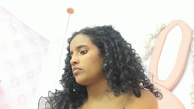 Chat +18 de Horny_Curls ao vivo