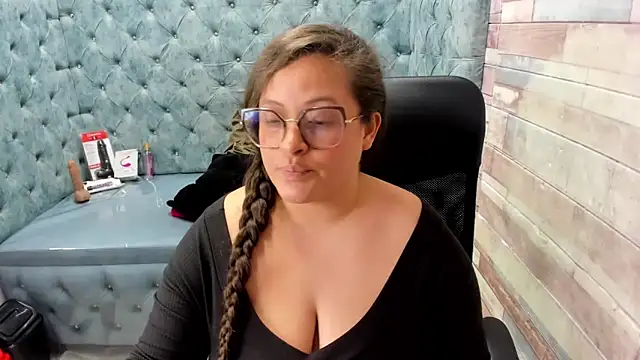 Czat XXX na żywo – Sarah_Boobs_