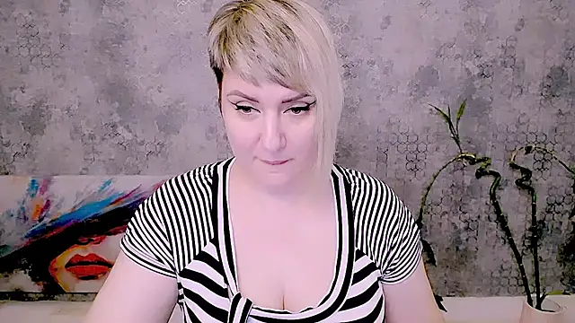 Chatroom XXX en direct de Djullia
