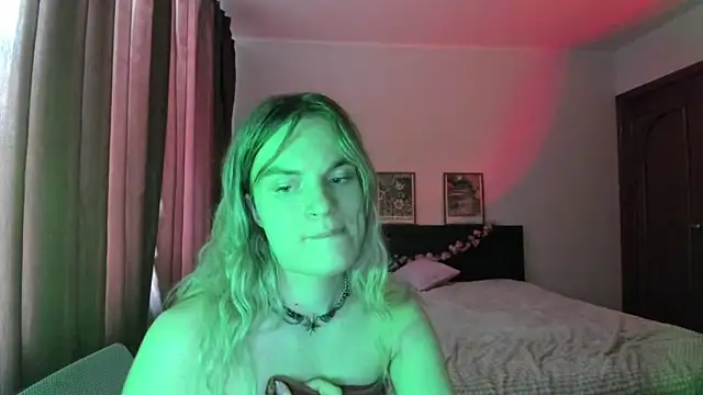 Онлайн чат XXX milliKira006