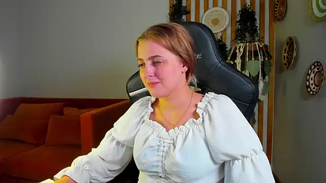 EllaBells élő XXX-chatje