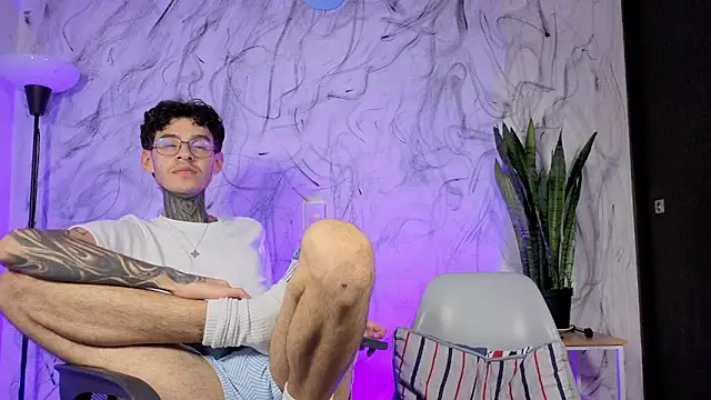 Chat XXX en directo de Arteemiiis