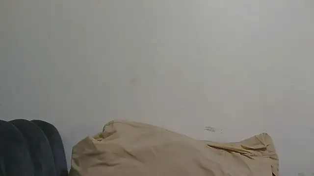 sluttylaura21 Adlı Modelin Canlı XXX Sohbeti