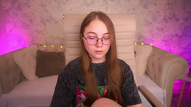 ArrinaWairr's Live XXX Chat