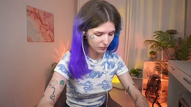 Lain_Root Chat XXX in diretta