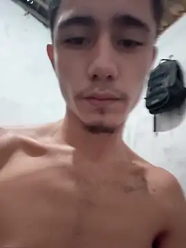 Chat +18 de Sharkbirdh ao vivo