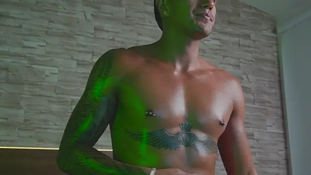 aaron_bolt – Naživo XXX chat