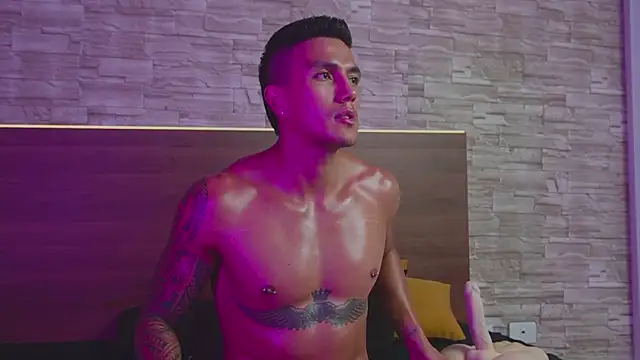 Chat +18 de aaron_bolt ao vivo