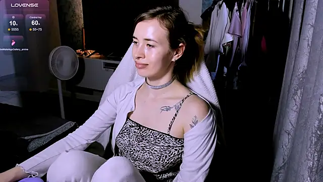 ZoyaMill's Live XXX Chat