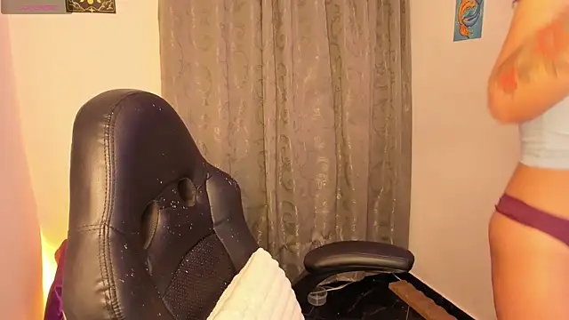 Chatroom XXX en direct de indra_cam