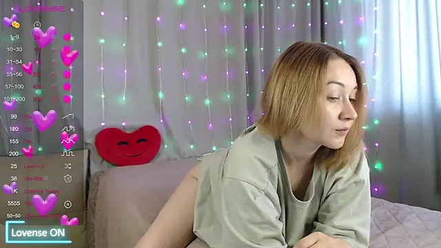DaddysSluttyGirl2001's Live XXX Chat