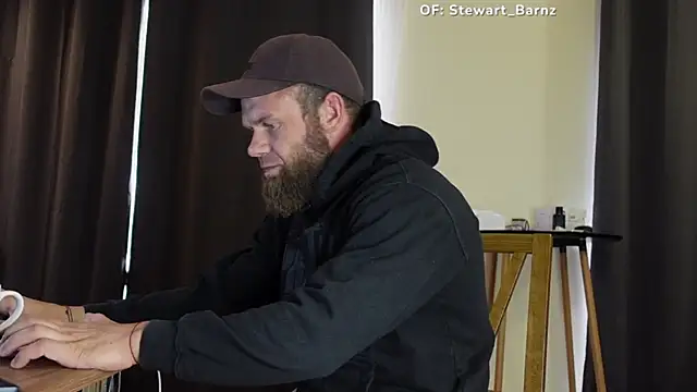 Stewart_Barnz Live XXX-Chat
