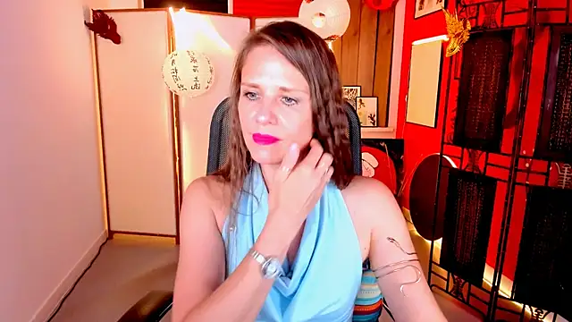 EmiliaBedy's Live XXX Chat