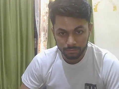 Stubborndesiboy Chat XXX live
