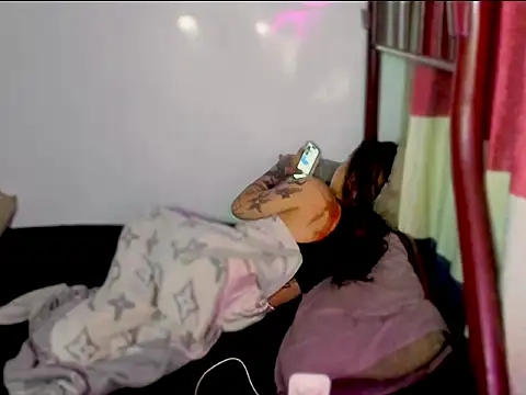 Chat +18 de ArianaLore ao vivo