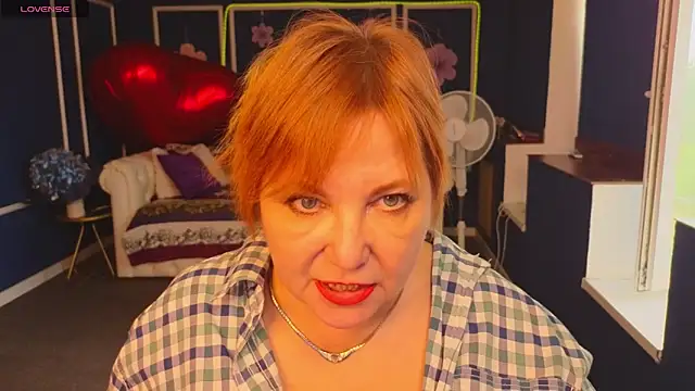 Chat XXX en directo de Kira_Kenett