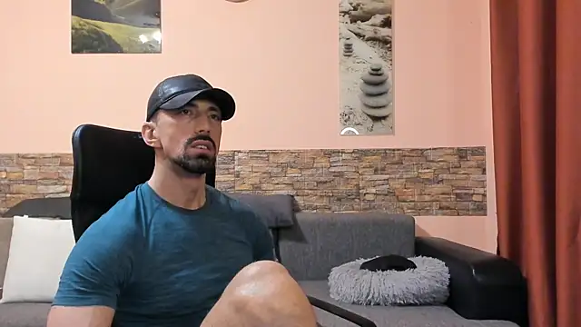 HotHunkTrainer's Webcam Show