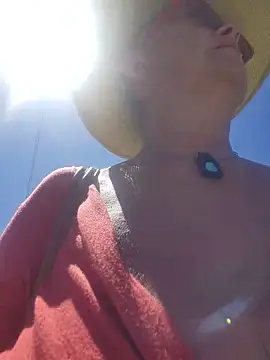 Chat XXX ao vivo de Hot-Muci