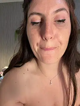 MysteryGirl__ élő XXX-chatje