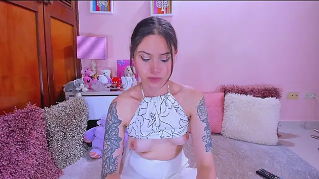 AbrilRussell Adlı Modelin Canlı XXX Sohbeti