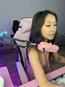 petiteTai Chat XXX live