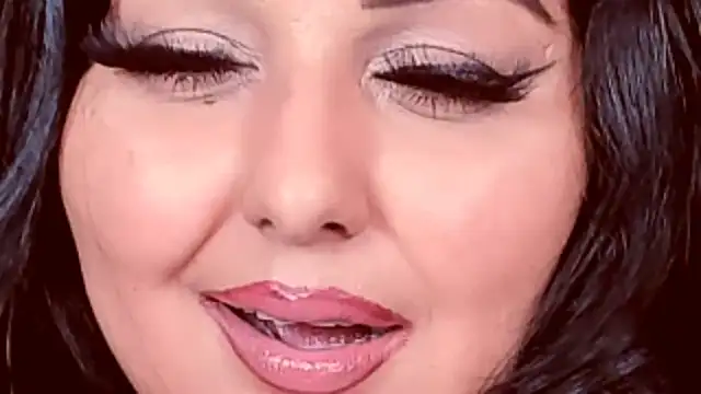 SelenaNoctis Adlı Modelin Canlı XXX Sohbeti