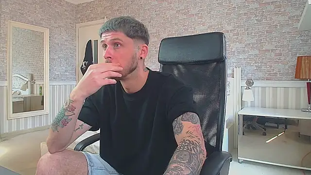 JonahShawn Live XXX chat