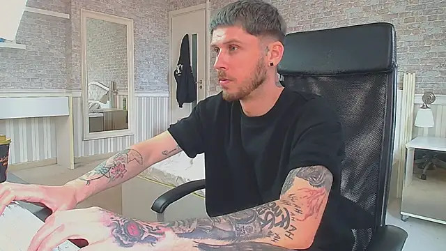 JonahShaw élő XXX-chatje