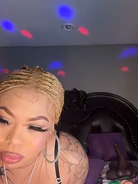 Chatroom XXX en direct de RenaThickAss