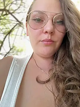 RinaBOOBS90j XXX чат на живо